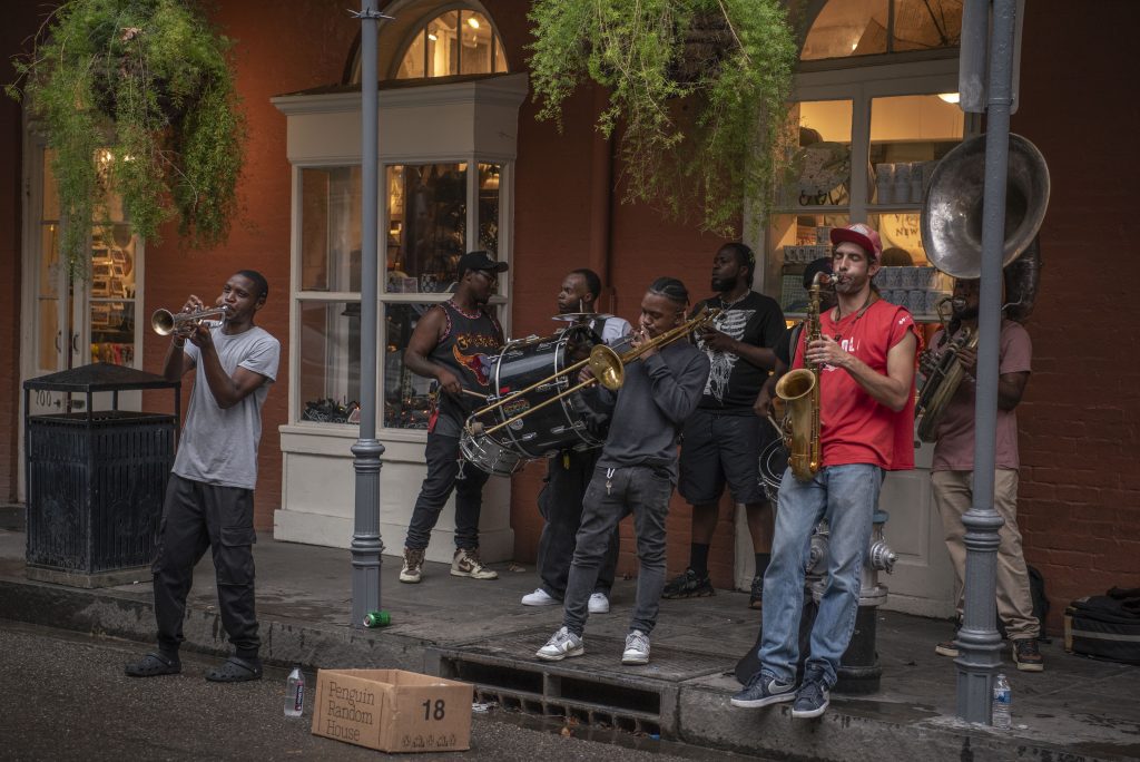 Lining the streets of the French Quarter, local jazz groups gather with their instruments to create beautifully melodic beats that stop passing tourists in their tracks. Photographed by Emily Chandler/BruinLife.