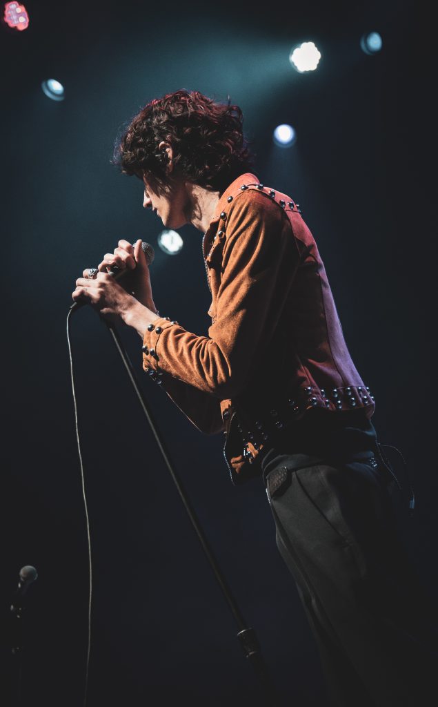 Sombr showcases his incredible vocals and engaging stage presence as he performs his song "savior". Photographed by Cathryn Kuczynski/Bruinlife.