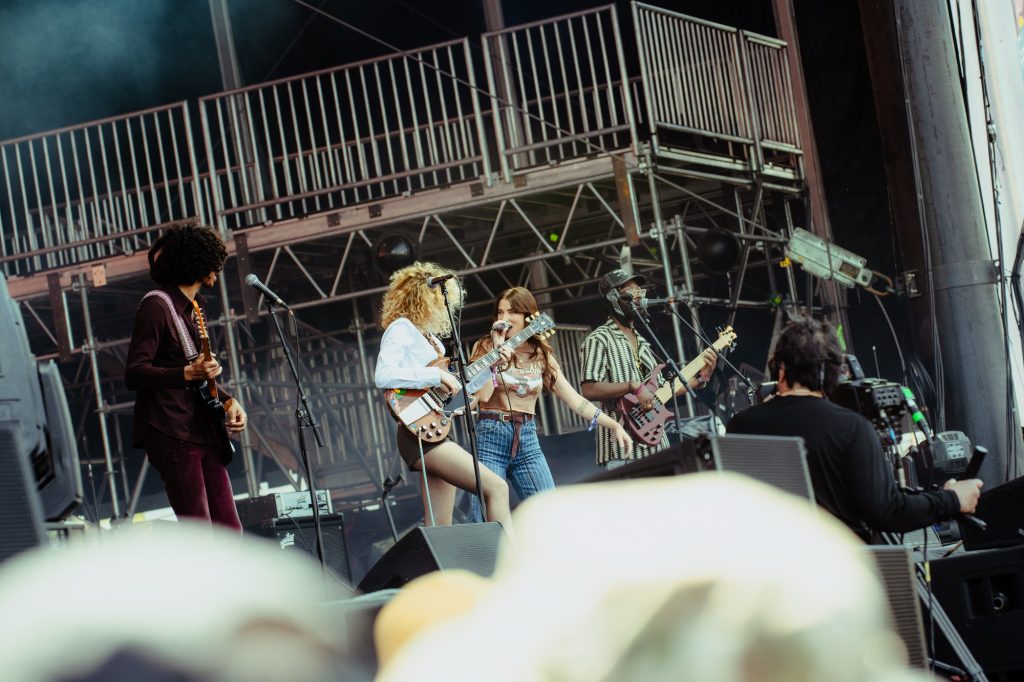 Grace Bowers & The Hodge Podge bring soulful grooves and Southern flair to the BottleRock stage. Photographed by Ryan Zhang/BruinLife.