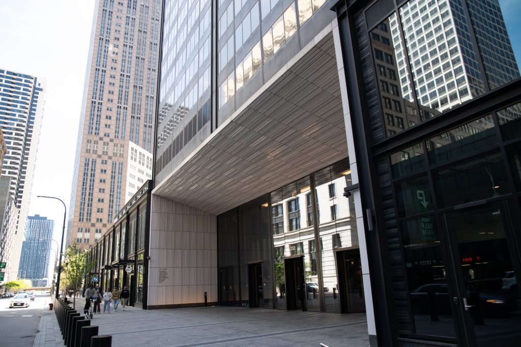 Pictured is the bottom of Willis Tower. Photographed by Finn Martin/BruinLife.