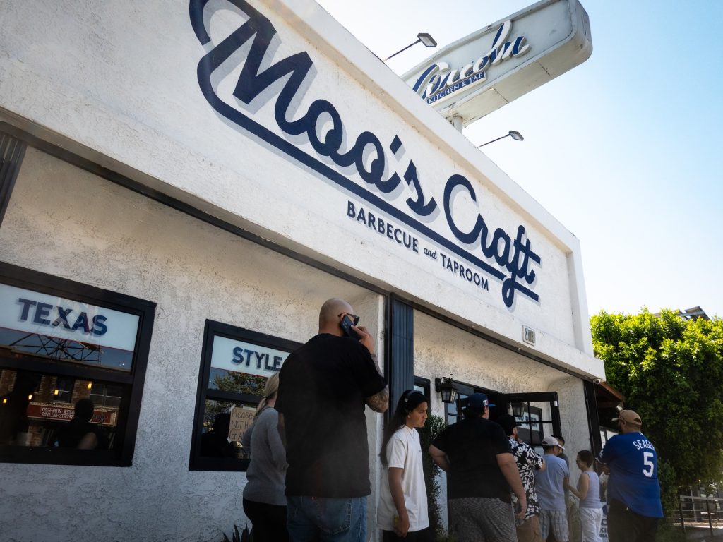 Open Thursdays through Sundays from noon until it runs out of supply, Moo's Craft Barbecue and Taproom comes in high demand. Come early and come with patience, as this joint has had customers waiting for up to an hour or more. Photographed by Finn Martin/BruinLife.