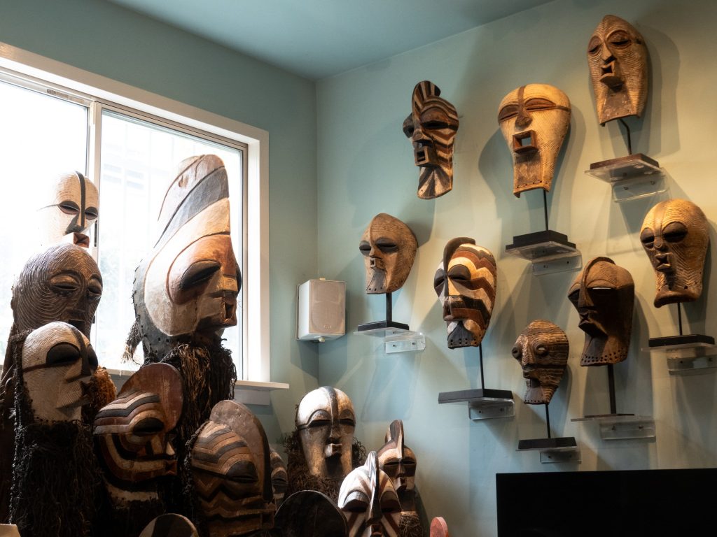 Mounting a collection in the making over recent decades, Woods Davy's Venice home surrounds the artist with constant inspiration from this cabinet of curiosity like exhibit. Photographed by Finn Martin/BruinLife